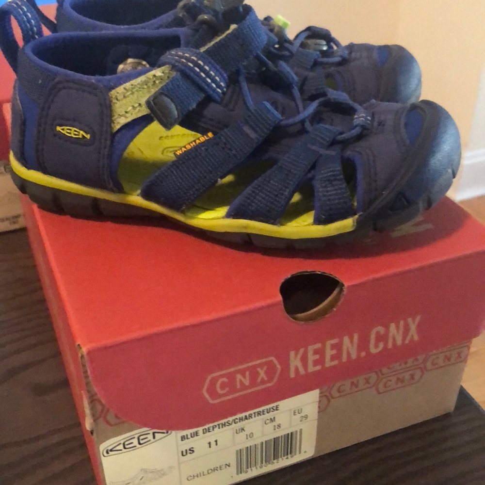 Keen Seacamp sandals size 11